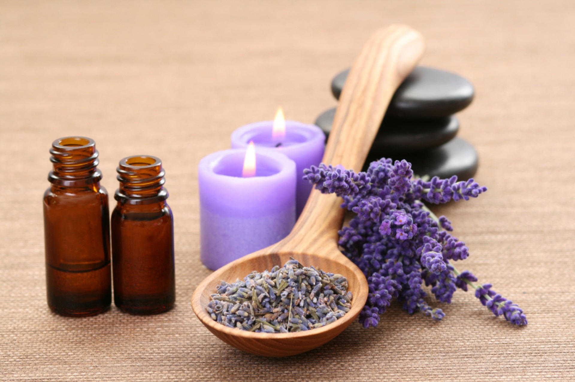 Unlocking Mental Clarity: The Power of 5 Essential Oils for Cognitive Well-Being